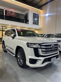 تۆیۆتا لاند کروزەر